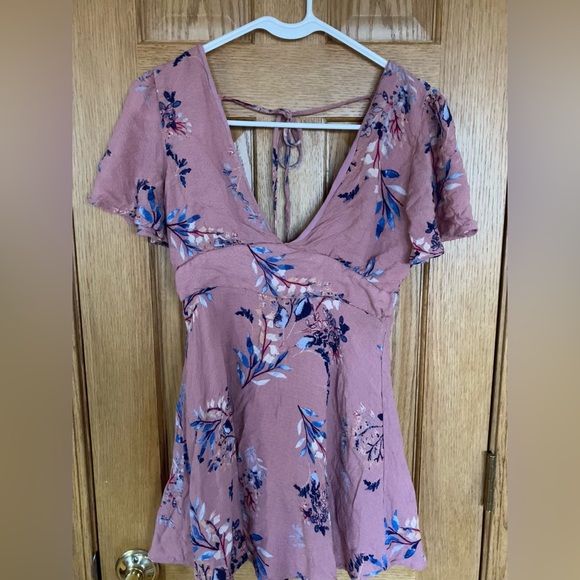Light pink with flowers shirt - Picture 1 of 3